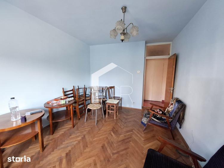 Apartament cu 3 camere decomandat în Republicii