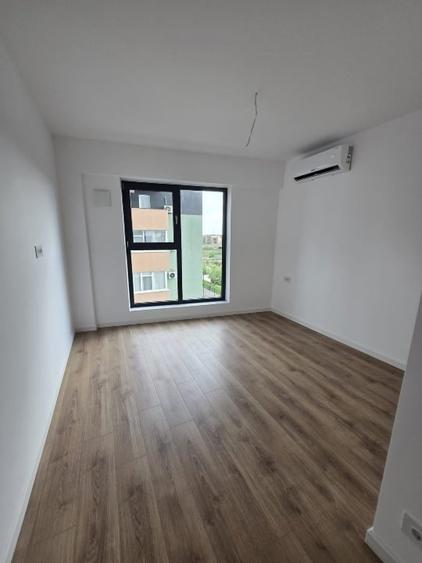Apartament cu 3 camere decomandat în Theodor Pallady