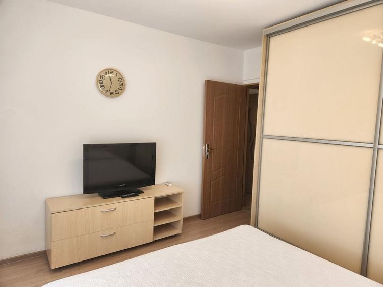 Apartament cu 2 camere decomandat în Drumul Taberei