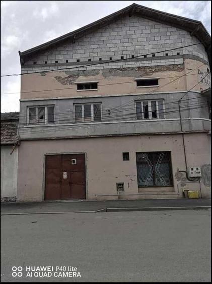 Spațiu comercial, de 750 mp, în Turda