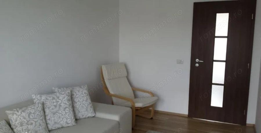 Apartament cu 3 camere semidecomandat în Girocului