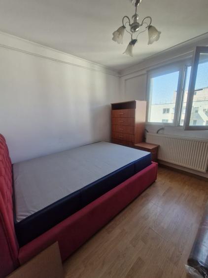 Apartament cu 2 camere decomandat în Lacul Tei