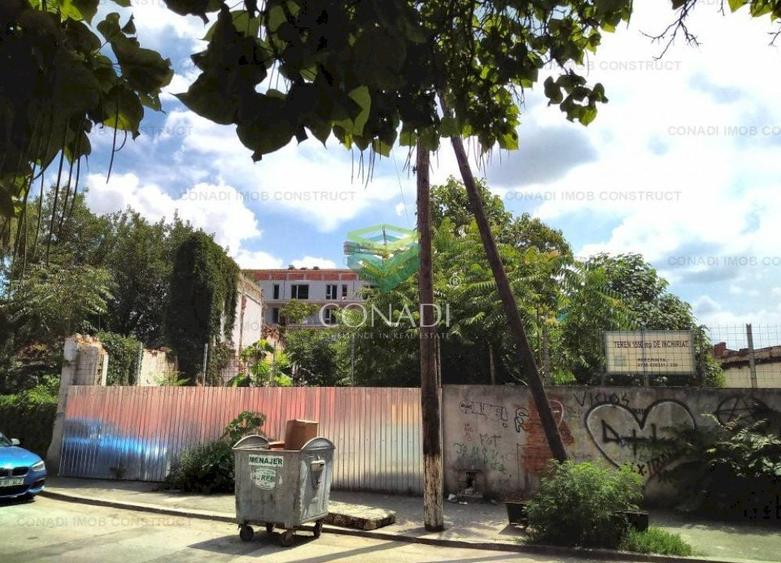Teren construcție, în P-ța Arsenalului