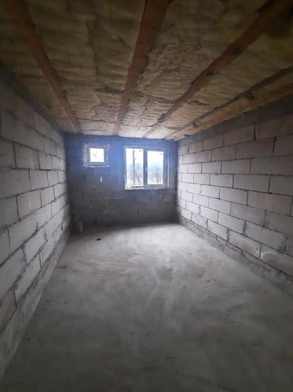 Casă individuală cu 8 camere cu Teren 800 Mp în Vădurele (Alexandru cel Bun)
