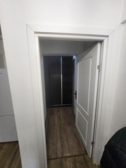 Apartament cu 2 camere semidecomandat în Roșu