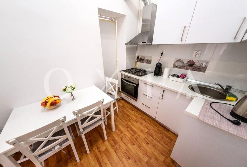 Apartament cu 2 camere semidecomandat, mobilat în P-ța Unirii