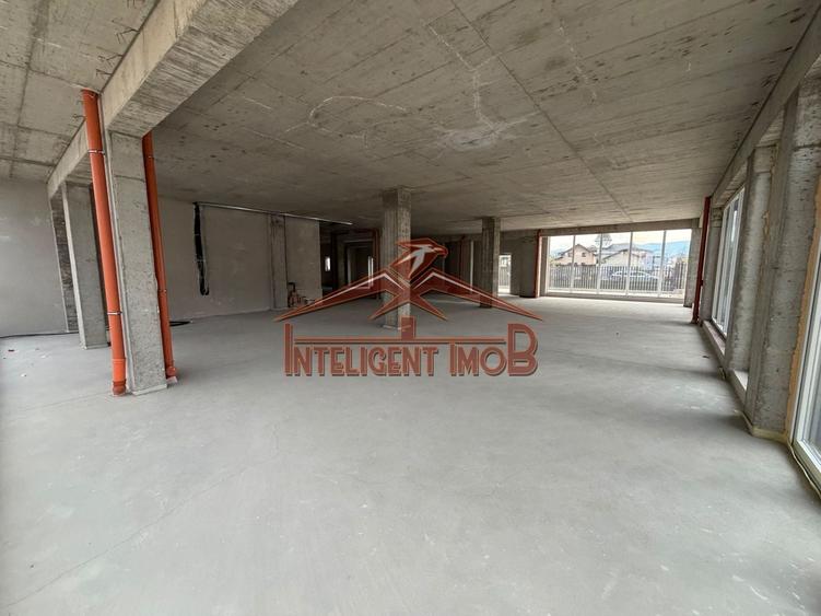 Spațiu comercial, de 460 mp, în Șelimbăr