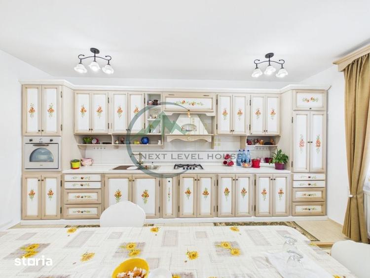 Casă cu 10 camere cu Teren 1009 Mp în Central
