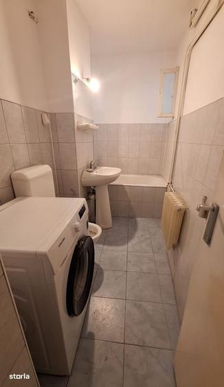 Apartament cu 3 camere decomandat în Sud