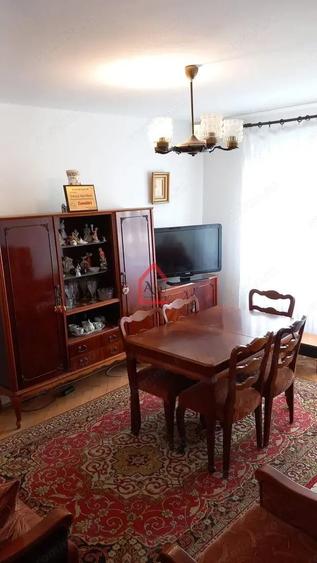 Apartament cu 3 camere decomandat în Filiași