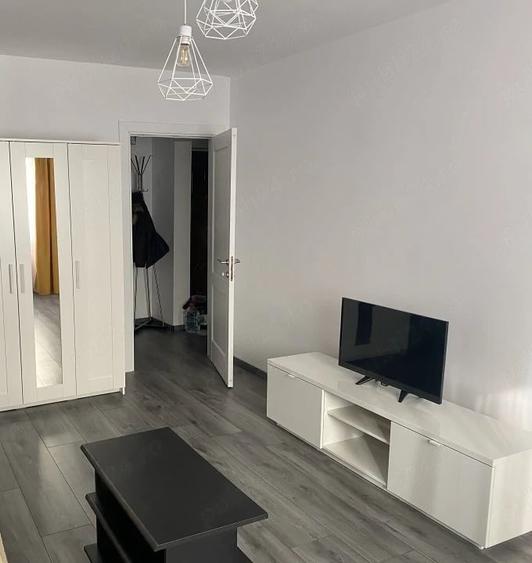 Garsonieră decomandată în Iancului