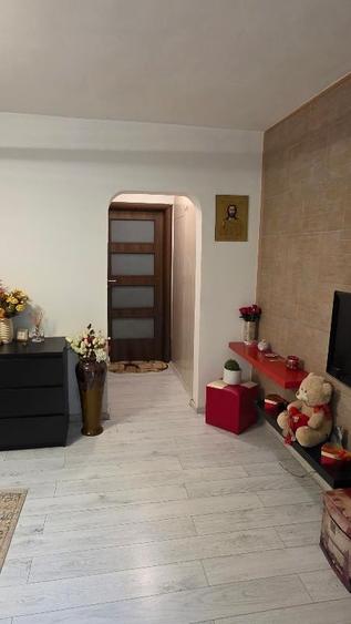Apartament cu 2 camere semidecomandat în Colentina
