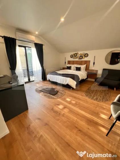 Casă cu 7 camere cu Teren 500 Mp în Central