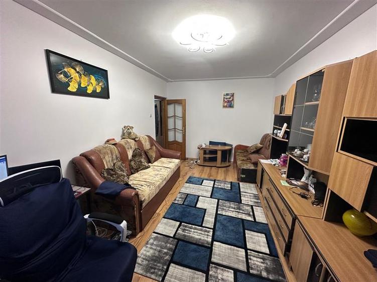 Apartament cu 2 camere decomandat în Dacia
