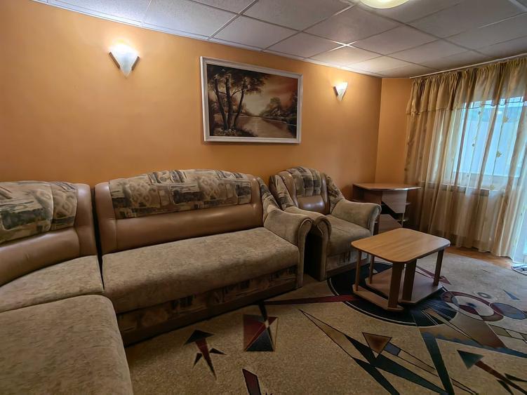 Apartament cu 3 camere decomandat în Coman
