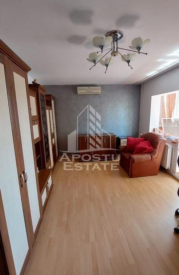 Apartament cu 2 camere decomandat în Girocului