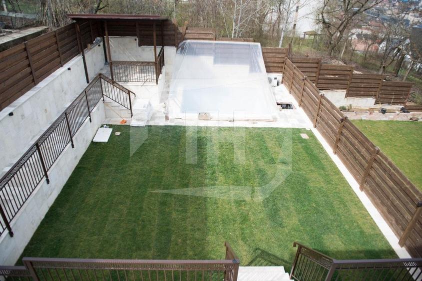 Casă individuală cu 4 camere cu Piscina în Gruia