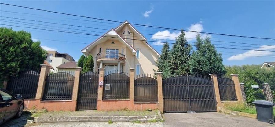 Casă individuală cu 5 camere cu Teren 700 Mp în Tudor