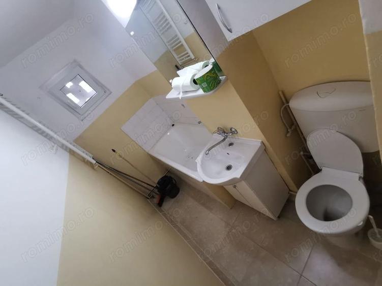 Apartament cu 2 camere semidecomandat în Girocului