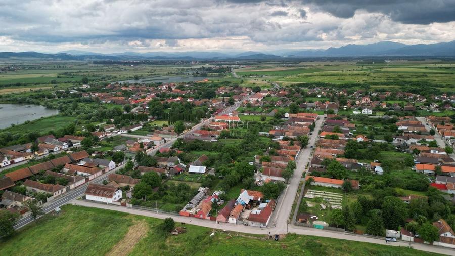 Teren Construcții intravilan de 1150 mp, în Rotbav