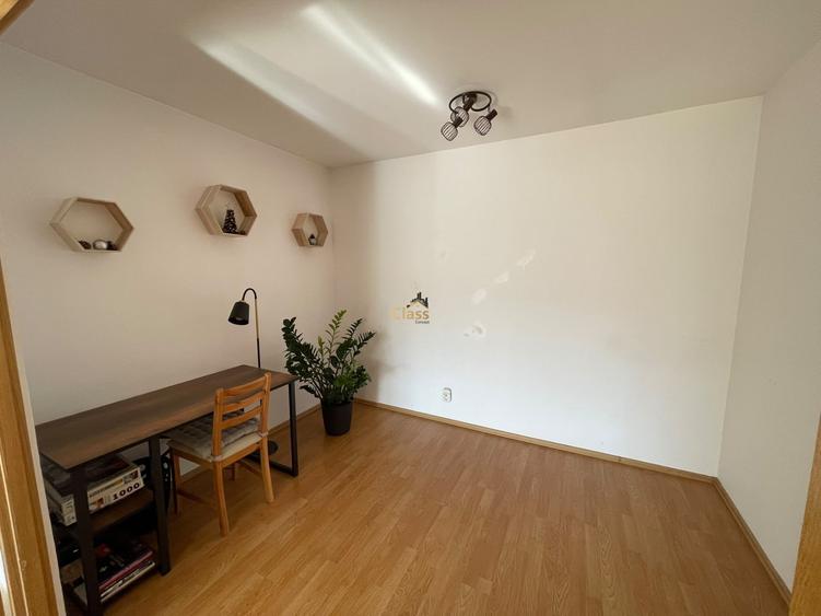 Apartament cu 3 camere semidecomandat, mobilat în Gheorgheni