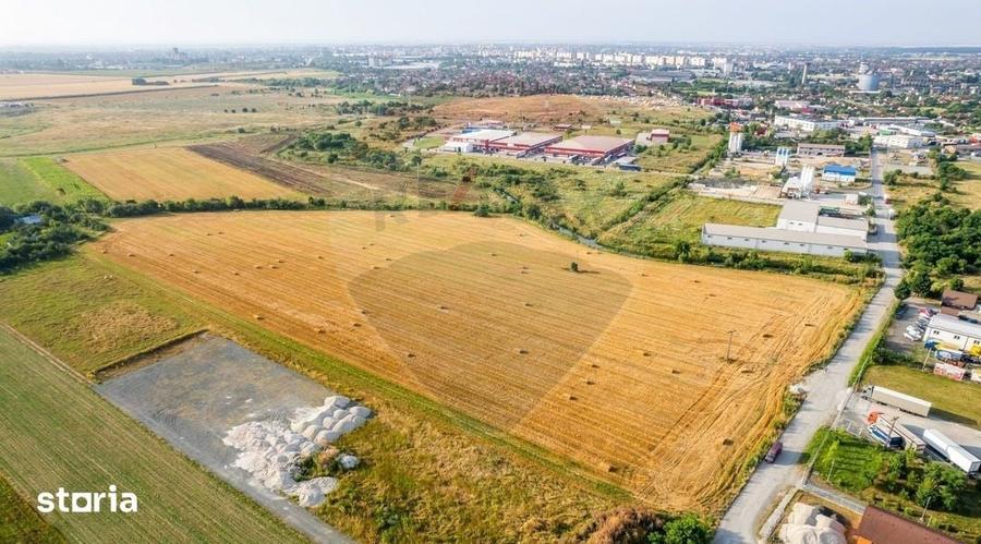Teren de 20000 mp, în Gai