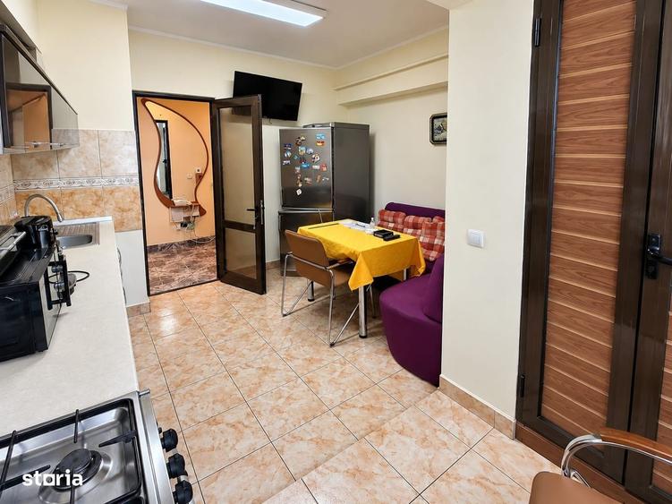 Apartament cu 3 camere în Mazepa 2