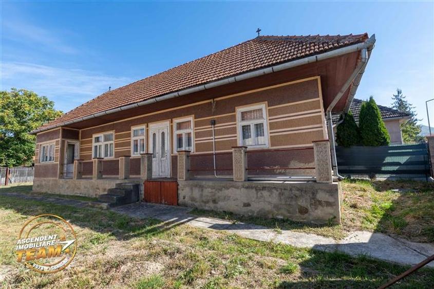 Casă individuală cu 3 camere cu Teren 659 Mp în Central