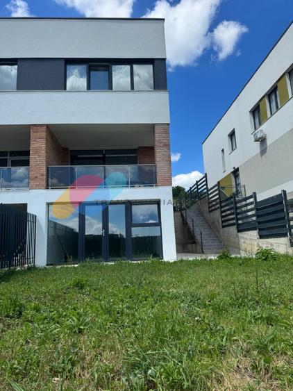Duplex cu 4 camere cu Canalizare în Iris