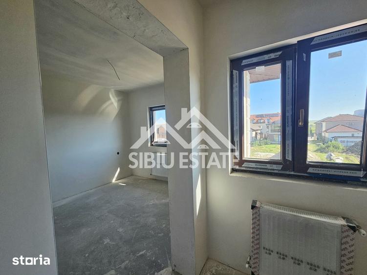 Casa noua 4 dormitoare, spatiu bun pentru familie - 4