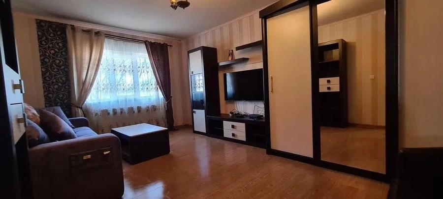 Apartament cu 2 camere decomandat, mobilat în Nicolina
