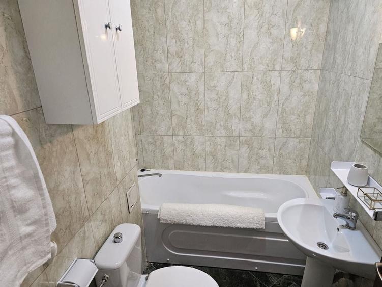 Garsonieră decomandată, mobilată în Bd. Coșbuc