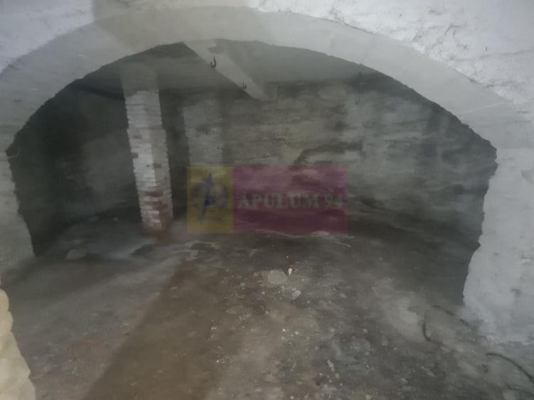 Casă individuală cu 4 camere cu Canalizare în Central