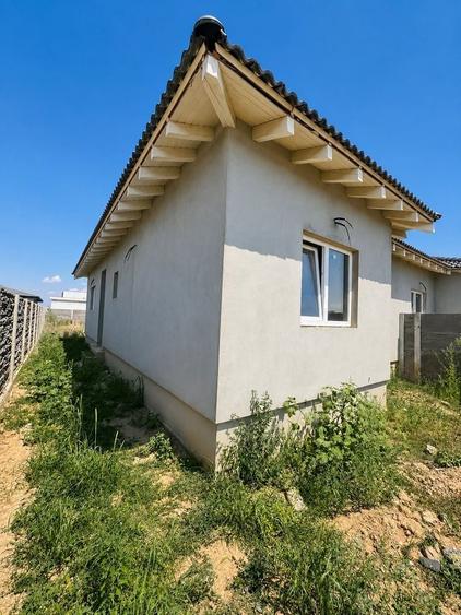 Duplex cu 3 camere cu Canalizare în Moșnița Nouă