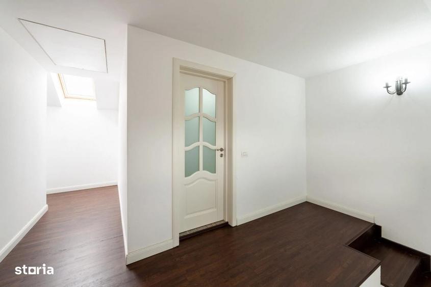 Casă cu 3 camere cu Teren 477 Mp în Bradu