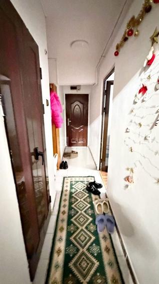 Apartament cu 3 camere decomandat, mobilat în Central