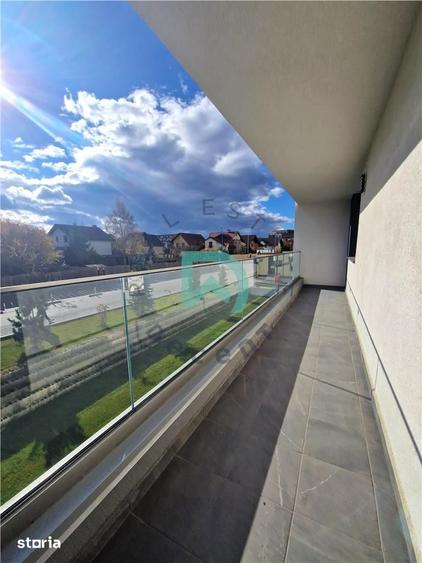 Apartament cu 3 camere decomandat în Tractorul