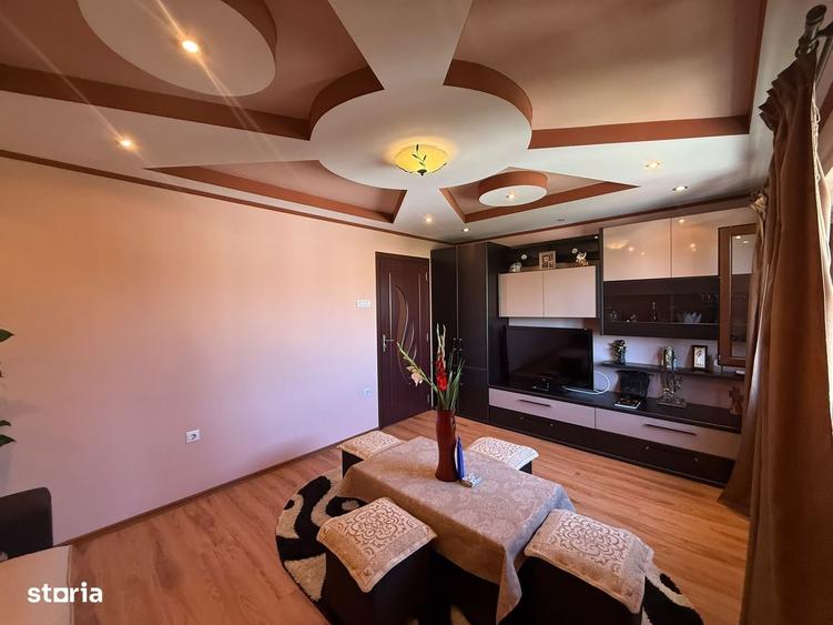 Apartament cu 2 camere decomandat în Liliacului