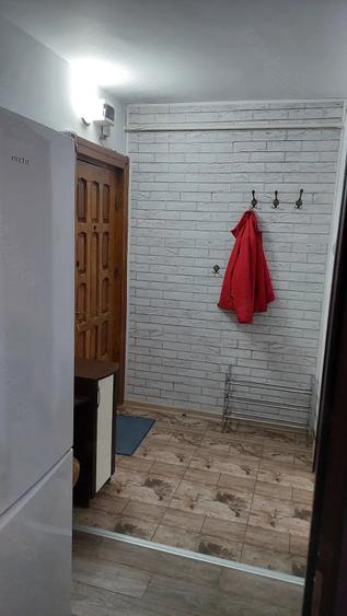Apartament cu 2 camere semidecomandat în Podu Roș