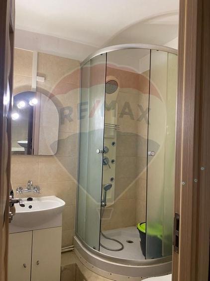 Apartament cu 3 camere decomandat, mobilat în Alfa