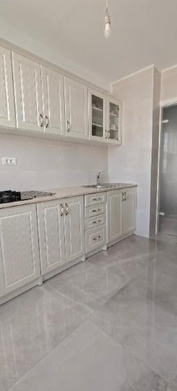 Apartament cu 4 camere decomandat în Drumul Taberei