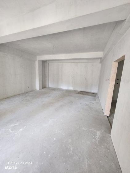 Casă cu 4 camere cu Teren 390 Mp în Independenței