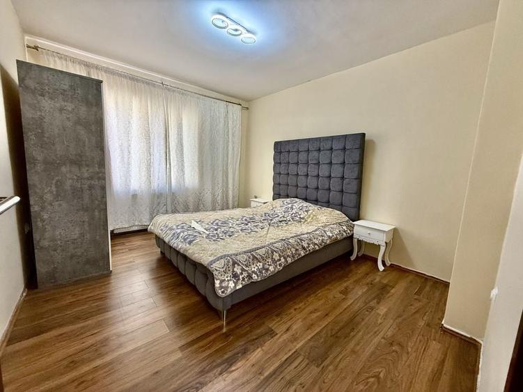 Apartament cu 3 camere semidecomandat în Florești