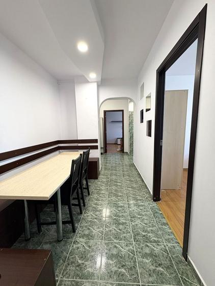 Apartament cu 3 camere în Vitan