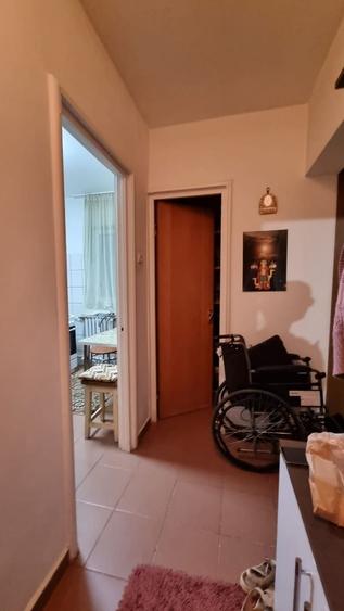 Apartament cu 3 camere decomandat, mobilat în Drumul Taberei