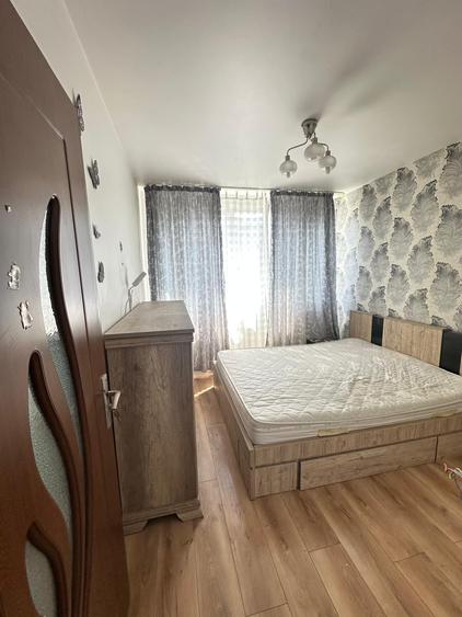 Apartament cu 4 camere semidecomandat în Drumul Taberei