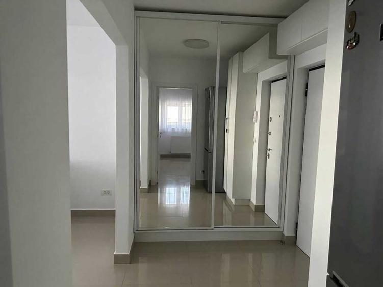 Apartament cu 2 camere semidecomandat în Vlahuță