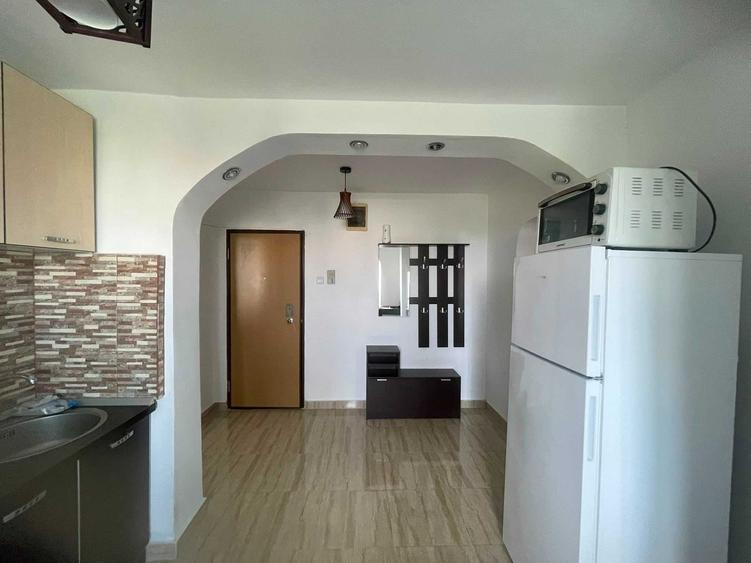 Apartament cu 2 camere decomandat în Titan