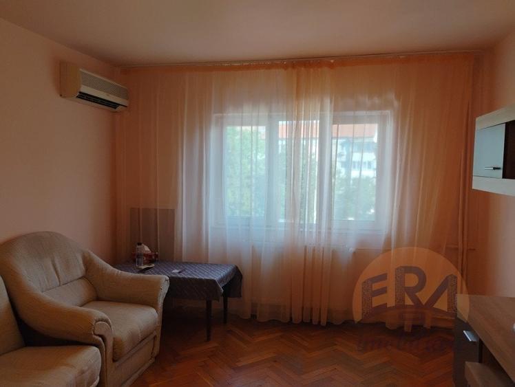 Apartament cu 3 camere decomandat în Rogerius