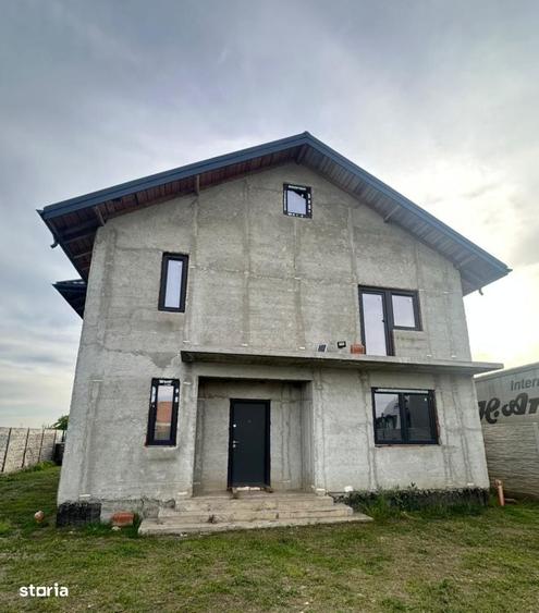 Casă cu 4 camere în Dârvari